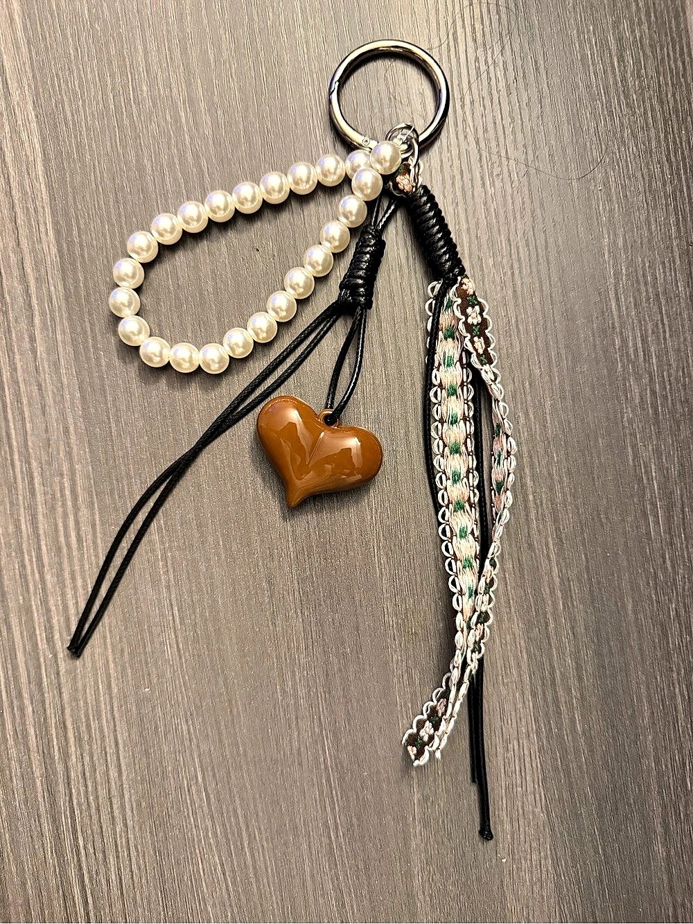 Pearl Charm Keychain in White & Black Like New